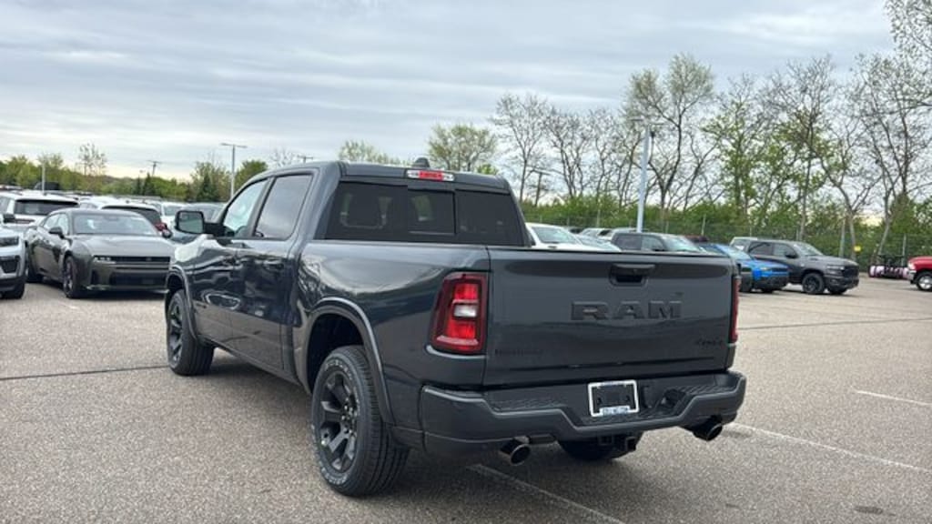 New 2026 Ram 1500 BIG HORN CREW CAB 4X4 5'7 BOX Pickup