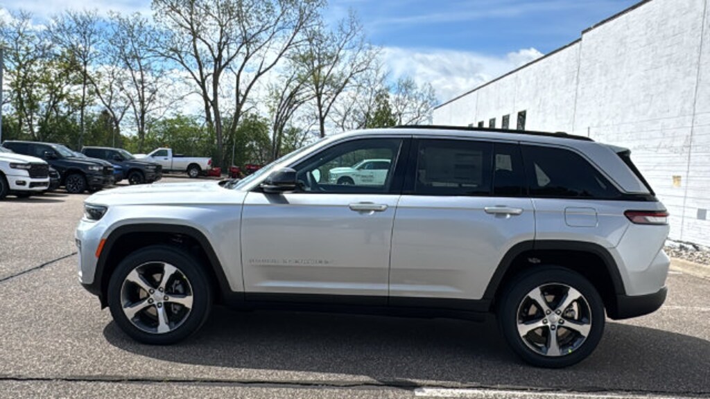 New 2026 Jeep Grand Cherokee LIMITED 4X4 Sport Utility