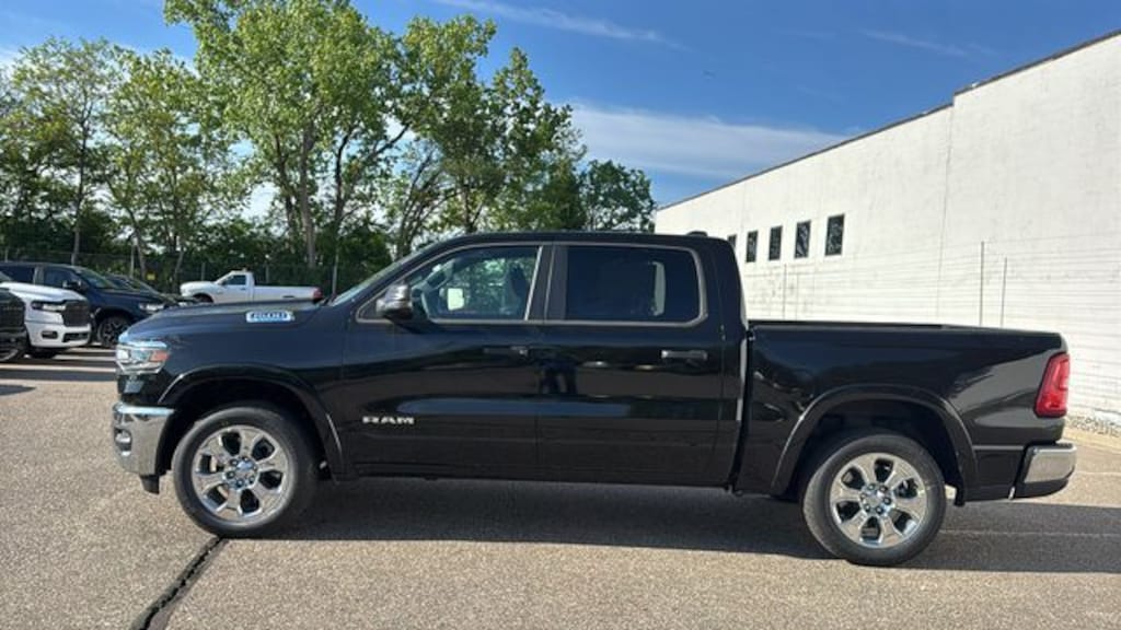 New 2026 Ram 1500 BIG HORN CREW CAB 4X4 5'7 BOX Pickup