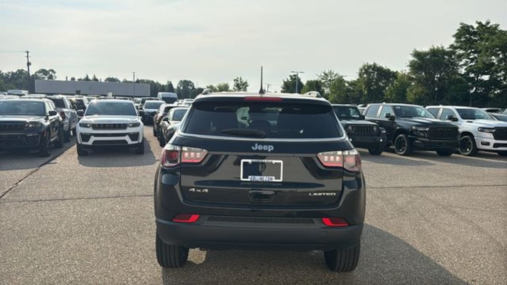 New 2026 Jeep Compass LIMITED 4X4 Sport Utility