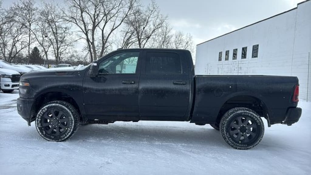 New 2026 Ram 2500 BIG HORN CREW CAB 4X4 6'4 BOX Pickup