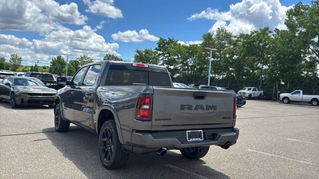 New 2026 Ram 1500 LARAMIE CREW CAB 4X4 5'7 BOX Pickup