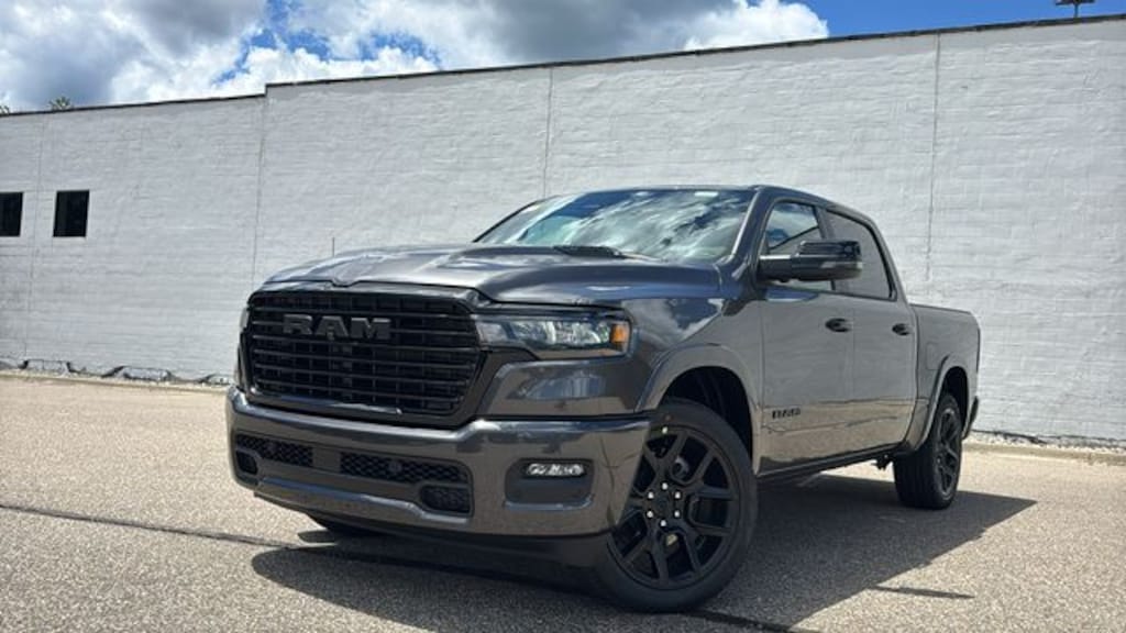 New 2026 Ram 1500 LARAMIE CREW CAB 4X4 5'7 BOX Pickup