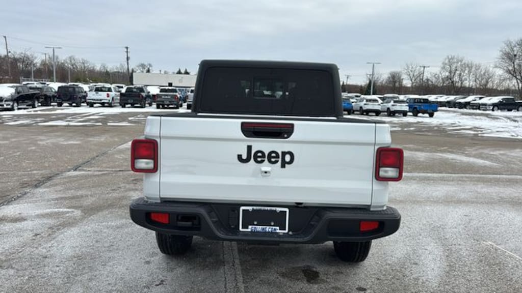 New 2026 Jeep Gladiator SPORT S 4X4 Pickup