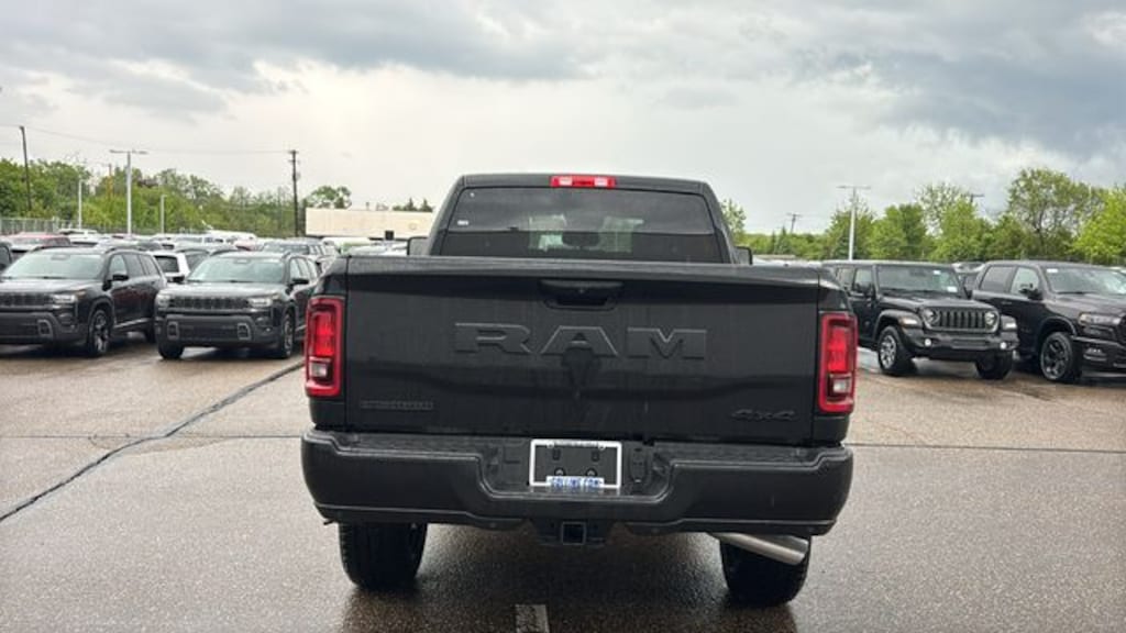New 2026 Ram 3500 BIG HORN CREW CAB 4X4 6'4 BOX Pickup