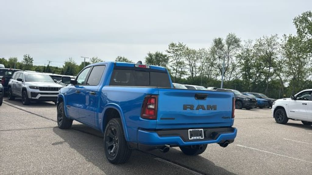 New 2026 Ram 1500 BIG HORN CREW CAB 4X4 5'7 BOX Pickup