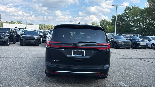 New 2027 Chrysler Pacifica SELECT Passenger Van