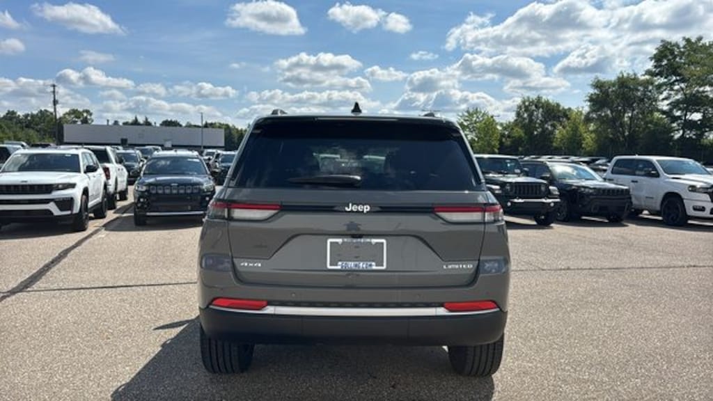 New 2027 Jeep Grand Cherokee LIMITED 4X4 Sport Utility