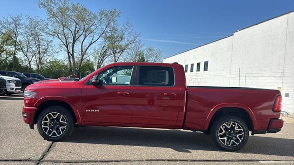 New 2026 Ram 1500 LARAMIE CREW CAB 4X4 6'4 BOX Pickup