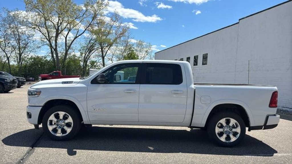New 2026 Ram 1500 BIG HORN CREW CAB 4X4 5'7 BOX Pickup