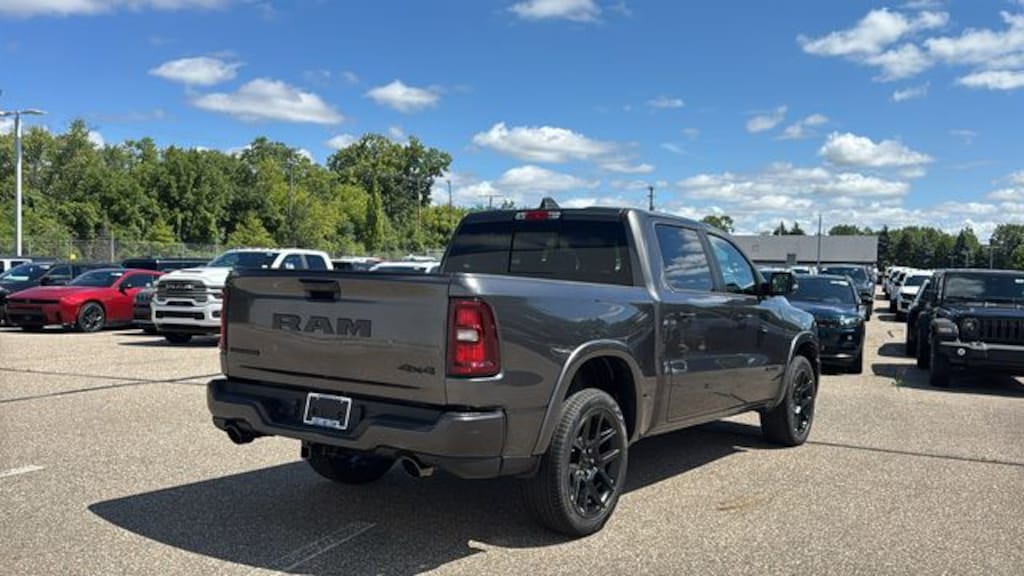 New 2027 Ram 1500 LARAMIE CREW CAB 4X4 5'7 BOX Pickup