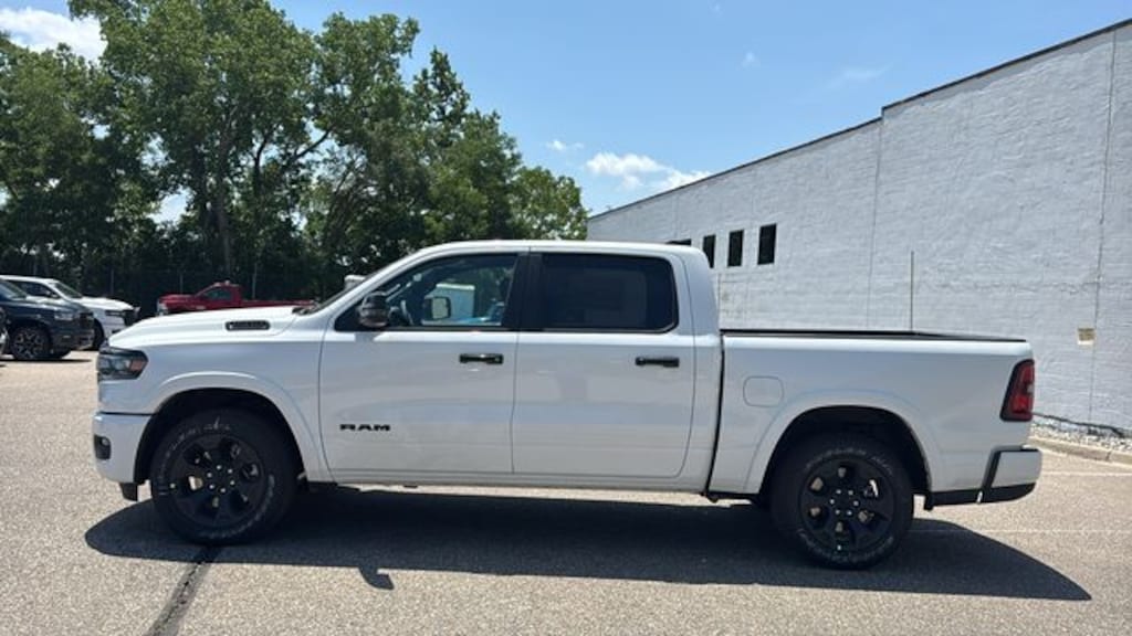 New 2026 Ram 1500 BIG HORN CREW CAB 4X4 5'7 BOX Pickup