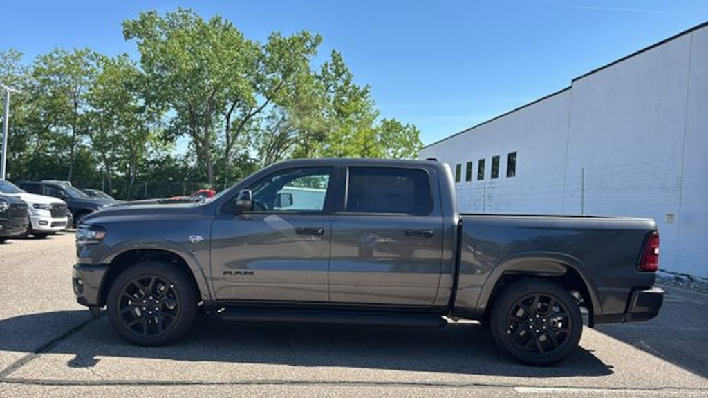 New 2026 Ram 1500 LARAMIE CREW CAB 4X4 5'7 BOX Pickup