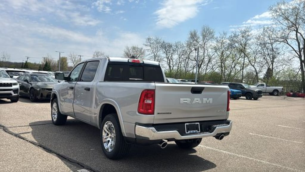 New 2026 Ram 1500 BIG HORN CREW CAB 4X4 5'7 BOX Pickup