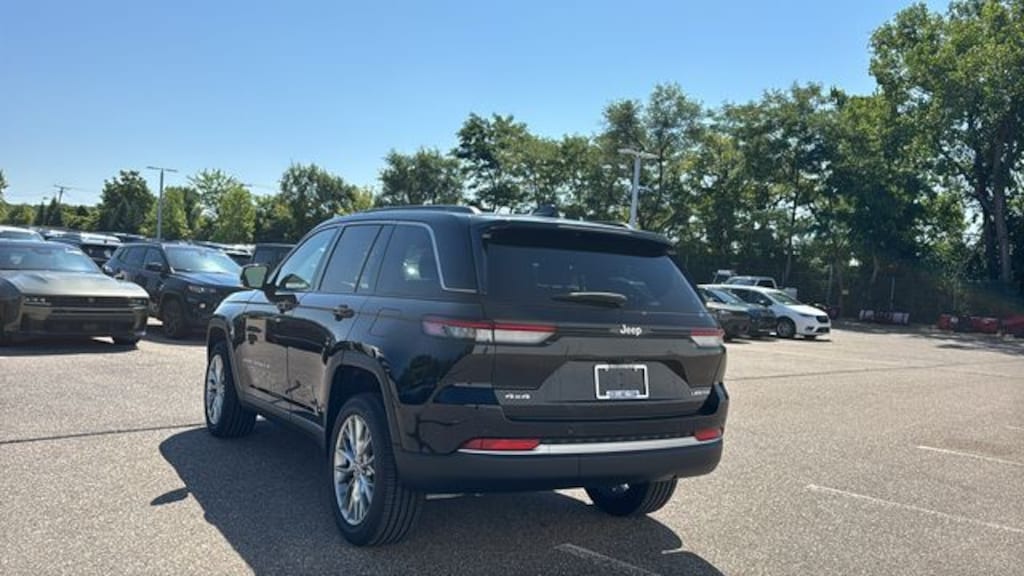 New 2027 Jeep Grand Cherokee LIMITED 4X4 Sport Utility