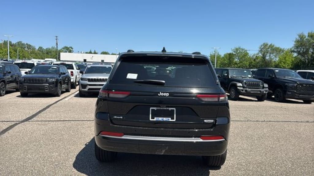 New 2026 Jeep Grand Cherokee SUMMIT 4X4 Sport Utility