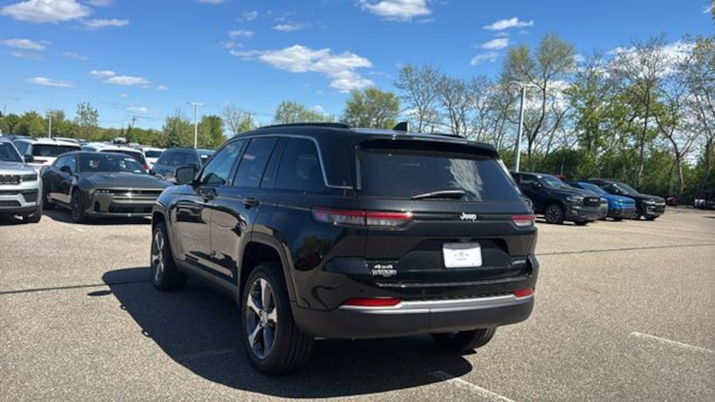 New 2026 Jeep Grand Cherokee LIMITED 4X4 Sport Utility