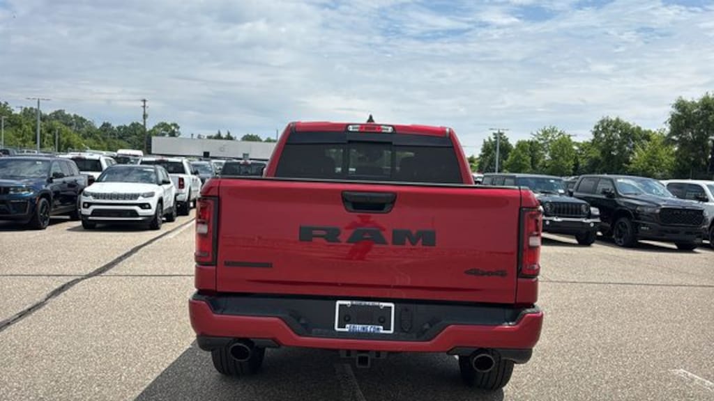 New 2026 Ram 1500 BIG HORN CREW CAB 4X4 5'7 BOX Pickup