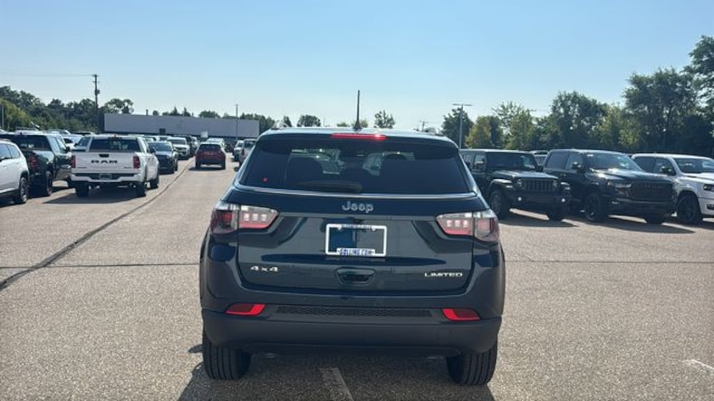 New 2026 Jeep Compass LIMITED 4X4 Sport Utility