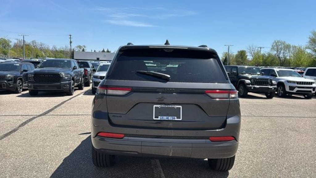 New 2026 Jeep Grand Cherokee LIMITED RESERVE 4X4 Sport Utility