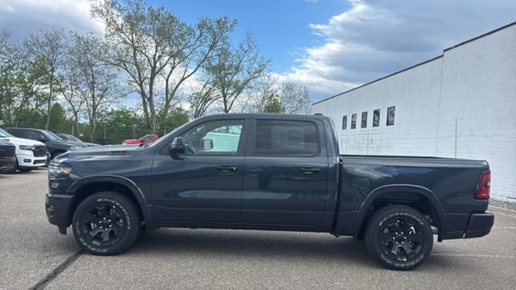 New 2026 Ram 1500 BIG HORN CREW CAB 4X4 5'7 BOX Pickup