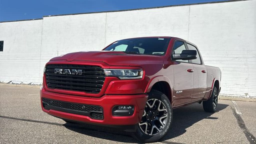 New 2026 Ram 1500 LARAMIE CREW CAB 4X4 6'4 BOX Pickup
