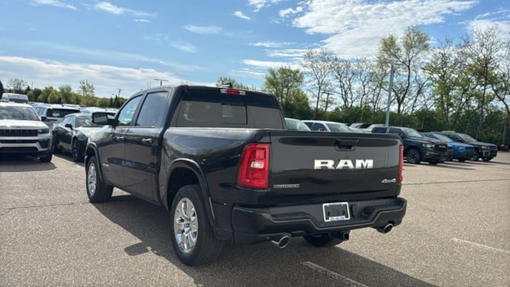New 2026 Ram 1500 BIG HORN CREW CAB 4X4 5'7 BOX Pickup