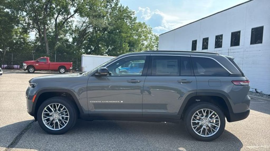 New 2027 Jeep Grand Cherokee LIMITED 4X4 Sport Utility