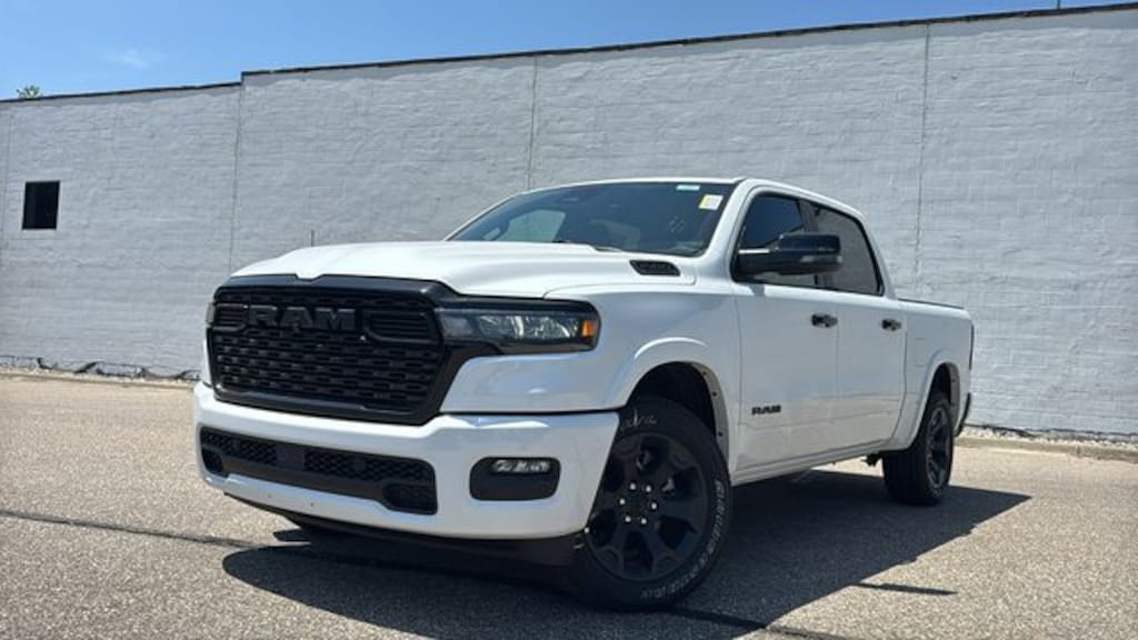 New 2026 Ram 1500 BIG HORN CREW CAB 4X4 5'7 BOX Pickup