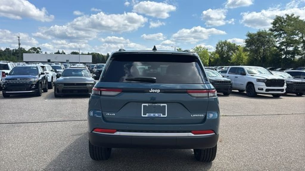 New 2027 Jeep Grand Cherokee LIMITED 4X4 Sport Utility