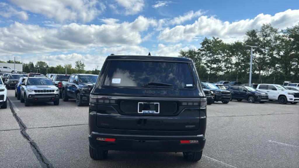 New 2027 Jeep Grand Wagoneer SUMMIT OBSIDIAN 4X4 Sport Utility