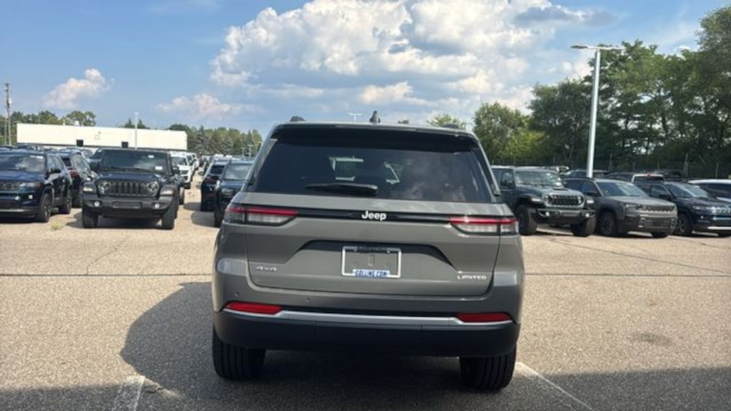 New 2027 Jeep Grand Cherokee LIMITED 4X4 Sport Utility