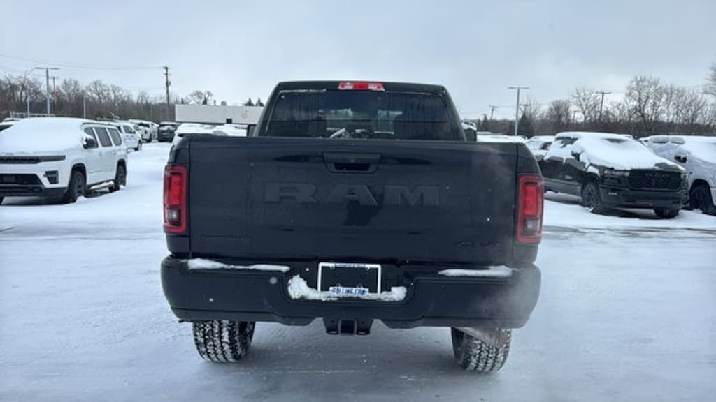 New 2026 Ram 2500 BIG HORN CREW CAB 4X4 6'4 BOX Pickup