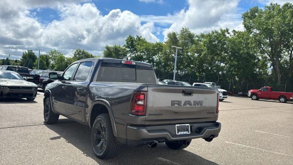 New 2026 Ram 1500 BIG HORN CREW CAB 4X4 5'7 BOX Pickup