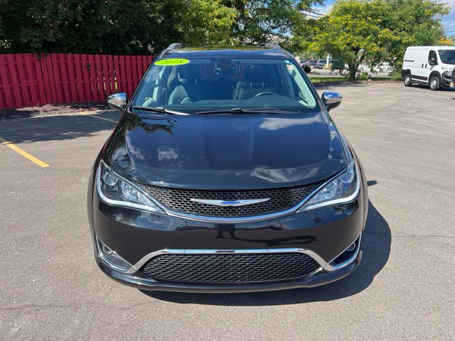 Used 2018 Chrysler Pacifica Limited Minivan/Van