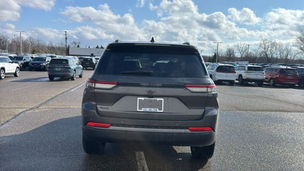 New 2026 Jeep Grand Cherokee LIMITED 4X4 Sport Utility