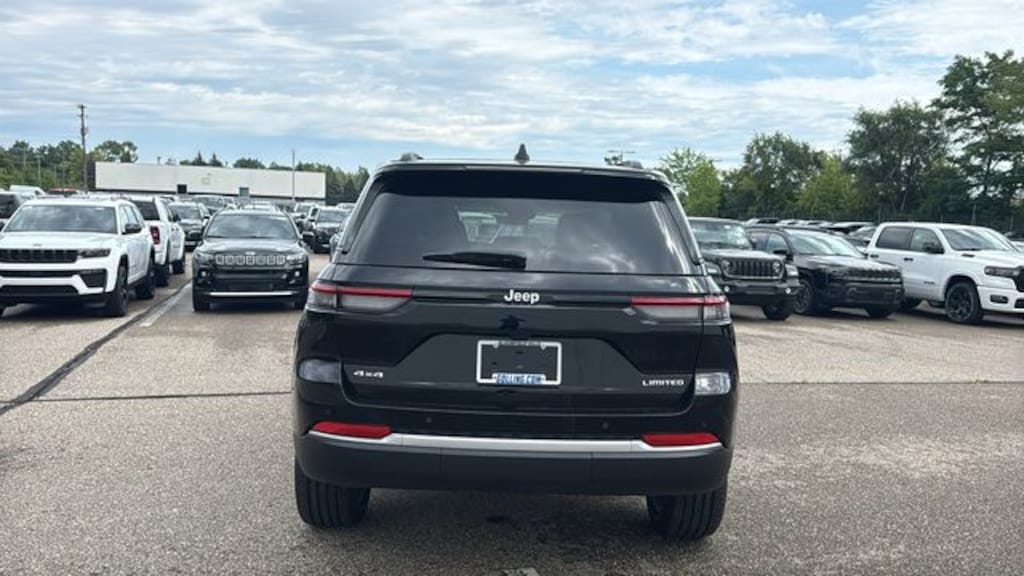 New 2027 Jeep Grand Cherokee LIMITED 4X4 Sport Utility