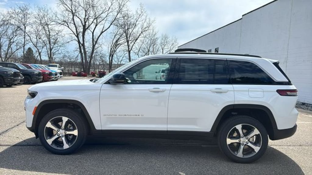New 2026 Jeep Grand Cherokee LIMITED 4X4 Sport Utility