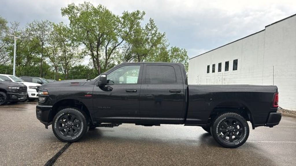 New 2026 Ram 3500 BIG HORN CREW CAB 4X4 6'4 BOX Pickup