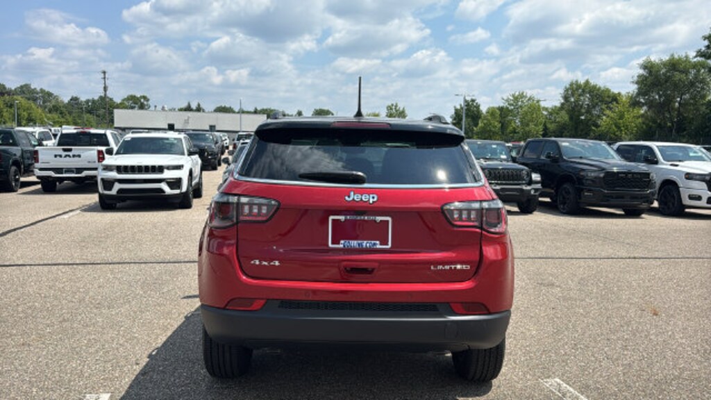New 2026 Jeep Compass LIMITED 4X4 Sport Utility