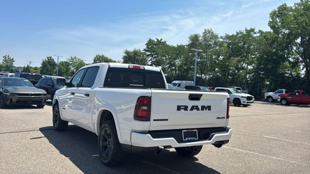 New 2026 Ram 1500 BIG HORN CREW CAB 4X4 5'7 BOX Pickup