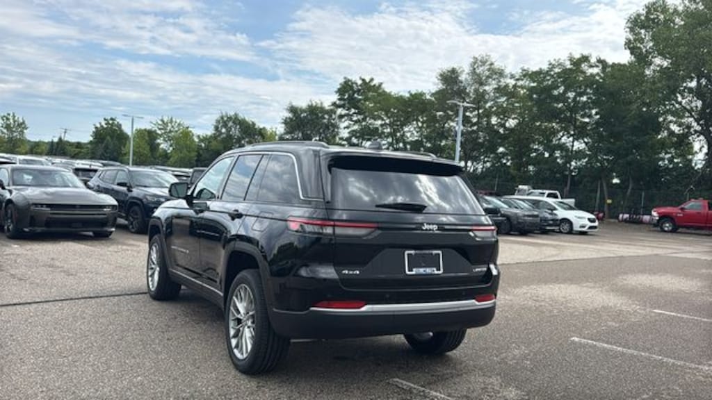 New 2027 Jeep Grand Cherokee LIMITED 4X4 Sport Utility