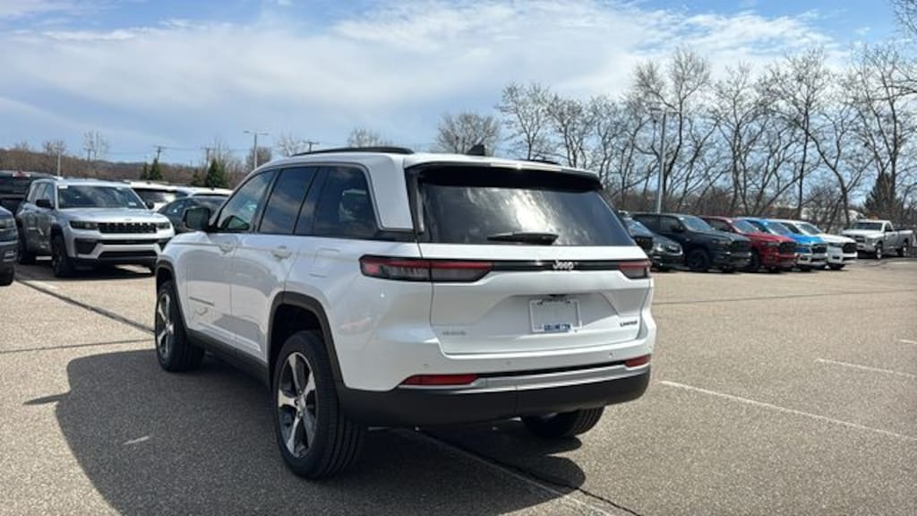 New 2026 Jeep Grand Cherokee LIMITED 4X4 Sport Utility