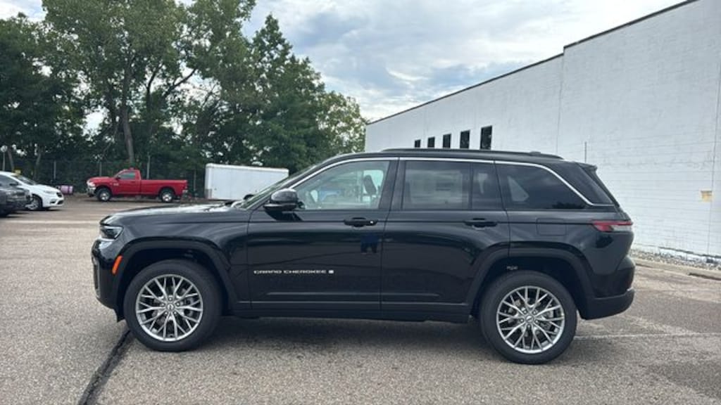 New 2027 Jeep Grand Cherokee LIMITED 4X4 Sport Utility