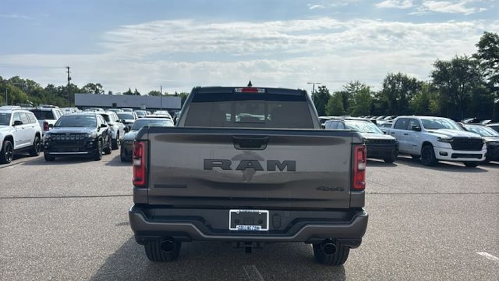 New 2027 Ram 1500 BIG HORN CREW CAB 4X4 5'7 BOX Pickup