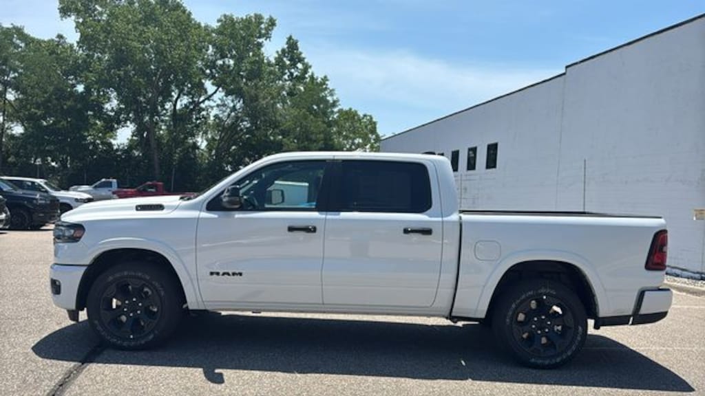 New 2026 Ram 1500 BIG HORN CREW CAB 4X4 5'7 BOX Pickup