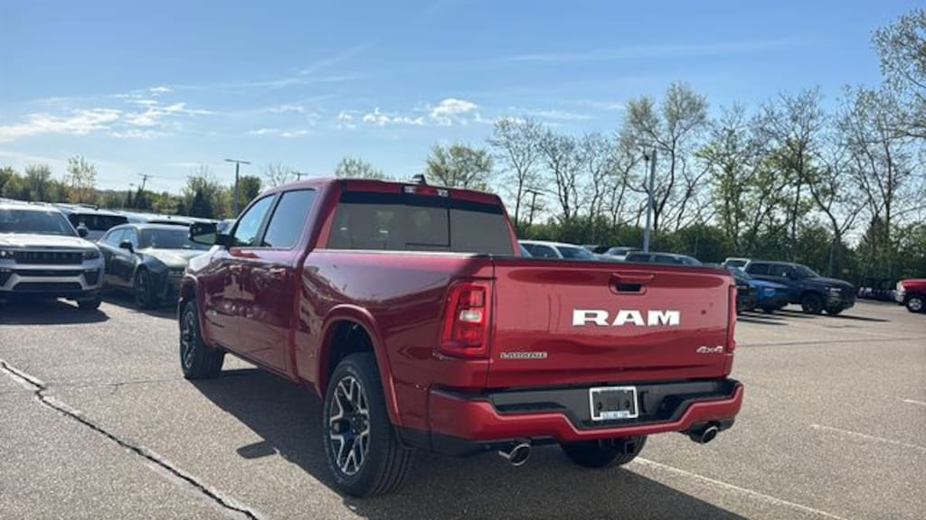 New 2026 Ram 1500 LARAMIE CREW CAB 4X4 6'4 BOX Pickup