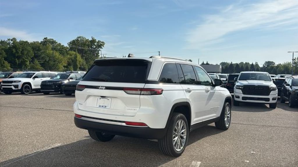 New 2027 Jeep Grand Cherokee LIMITED 4X4 Sport Utility