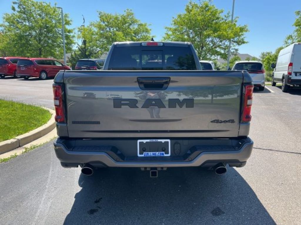 New 2026 Ram 1500 BIG HORN CREW CAB 4X4 6'4 BOX Pickup