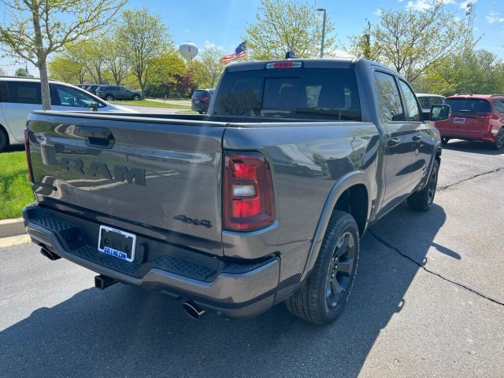 New 2026 Ram 1500 BIG HORN CREW CAB 4X4 5'7 BOX Pickup